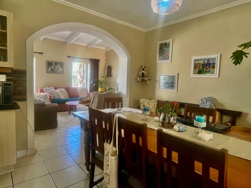 3 Bedroom Property for Sale in Fraaiuitsig Western Cape